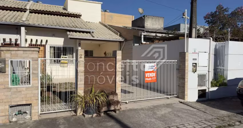 Casa com 2 quartos para alugar no Balneário Perequê, Porto Belo 