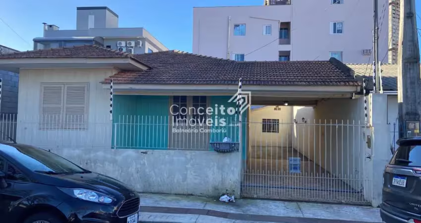 Casa para alugar na Rua Bulgária, 78, Nações, Balneário Camboriú