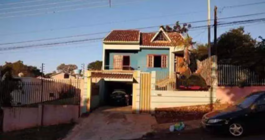 Sobrado para Venda em Cascavel, Região do Lago, 4 dormitórios, 1 suíte, 2 banheiros, 4 vagas