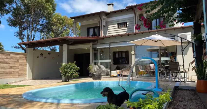 SUA CASA NA PRAIA , SOBRADO à venda próxima do centro de Xangri-lá/RS
