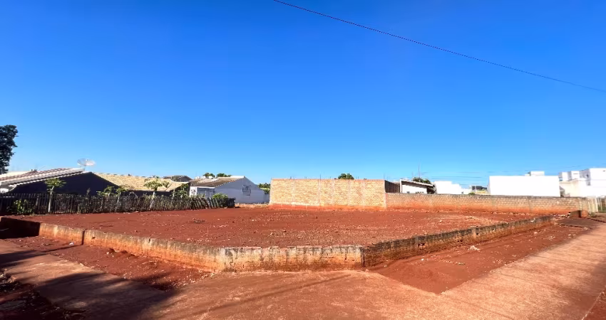 Terreno Comercial de esquina Jd dos Pássaros