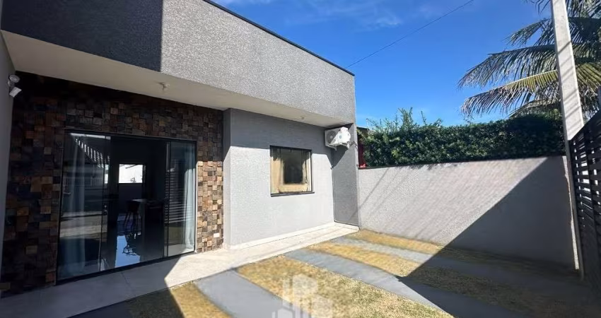 Casa na quadra do mar em Pontal do Paraná