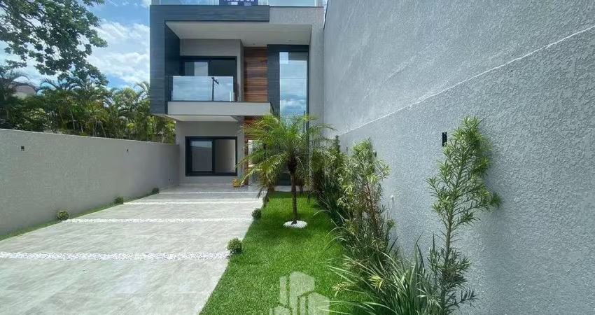 Sobrado Triplex frente mar em Pontal do Paraná