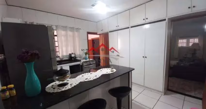 Casa térrea à venda com 03 dormitórios, Vila Progresso, em Jundiaí/SP