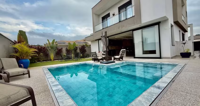 Casa à venda no Condomínio Fechado Reserva Marajoara, em Jundiaí.