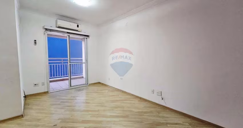 Apartamento com 2 dormitórios sendo 1 suíte, armários planejados e vaga na lapa