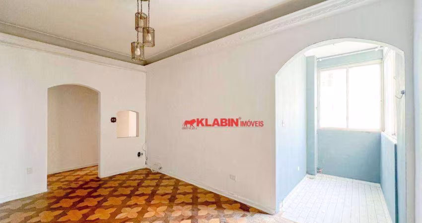 Apartamento de 2 Dormitórios com 1 Vaga de Garagem - 90m² de Área Útil em um Edifício Clássico com Ótima Localização na Aclimação à 450m do Parque