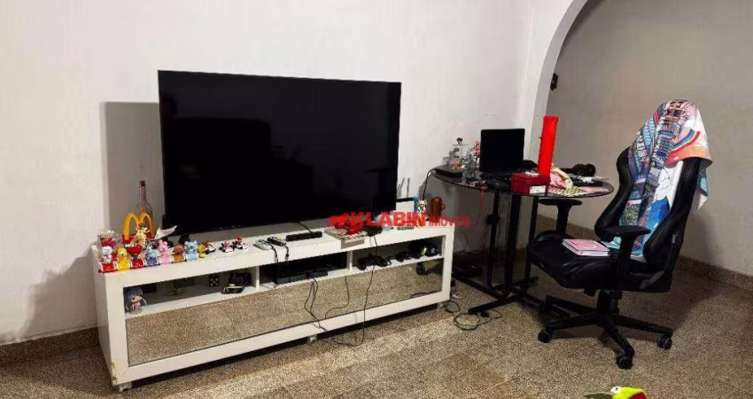 Apartamento de 2 Dormitórios com 55m² de Área Útil - Sacada - Prédio Sem Garagem e Sem Elevador - Entre os Metrôs Praça da Árvore e Santa Cruz (650m)