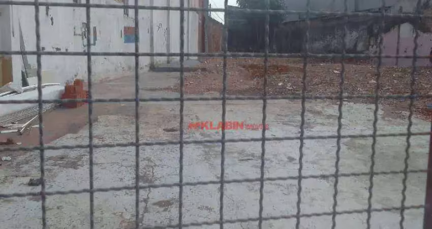 Terreno em ponto estratégico da vila da saúde, com grande potencial para diversas atividades comerciais.