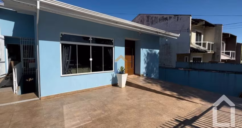 Casa com 178m² no Santa Cândida