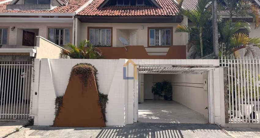 Sobrado com 161m² no bairro Guaíra