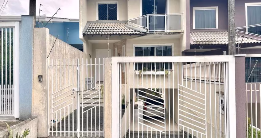 Sobrado com 200m² no bairro Santa  Cândida