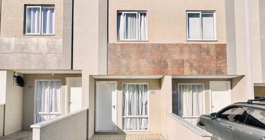 Sobrado com 47m² no bairro Santa Cândida