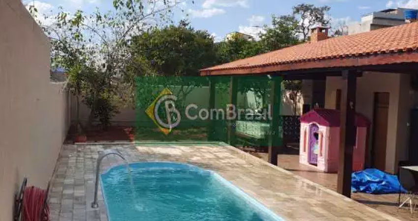 Casa com Piscina e 3 Dormitórios para Venda - Mogi das Cruzes-SP