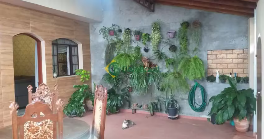 Casa com suíte em bairro César de Souza - Mogi das Cruzes/SP