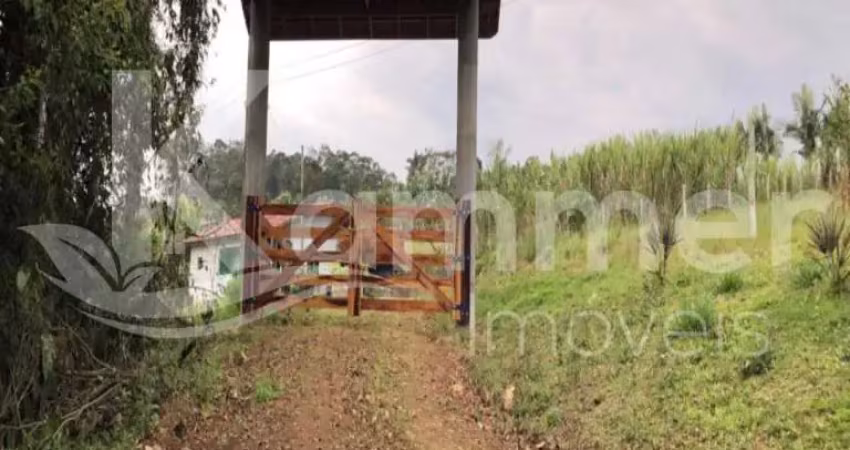 Chacará à venda em são joão do itaperiú, com 4 hectares de área total, possui lagoa e um galpão