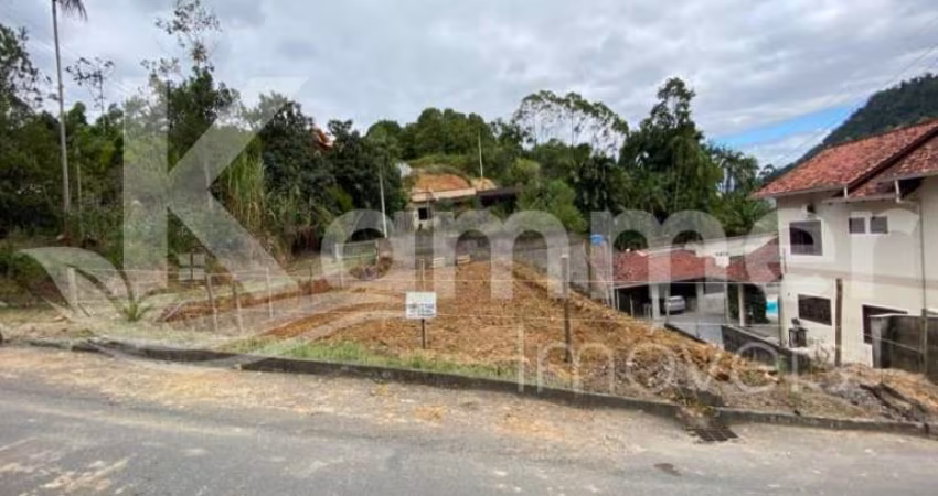 Terreno à venda no centro de Massaranduba, com 432m²