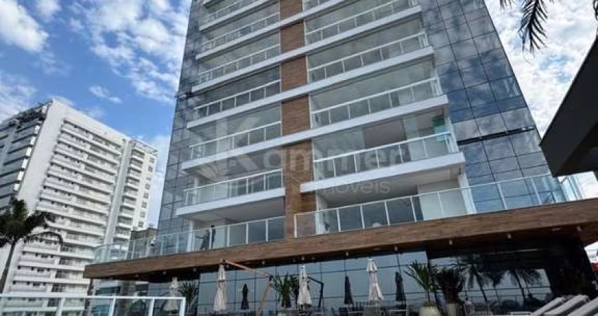 Apartamento de Luxo à Venda em Balneário Piçarras-SC, Bairro Itacolomi: 3 Quartos, 3 Suítes, 4 Banheiros, 2 Vagas, 140m².