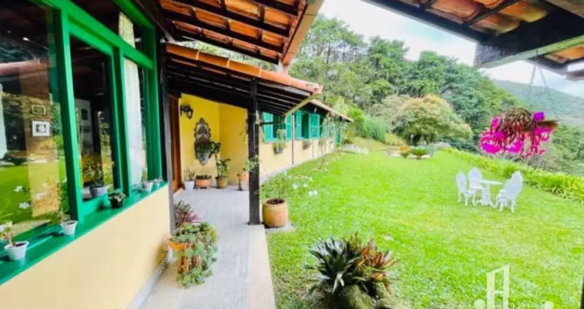 Luxuoso sítio à venda em teresópolis-rj, bairro vargem grande: 6 quartos, 2 suítes, 4 salas, 4 banheiros, 10 vagas, 0,32 hectares.