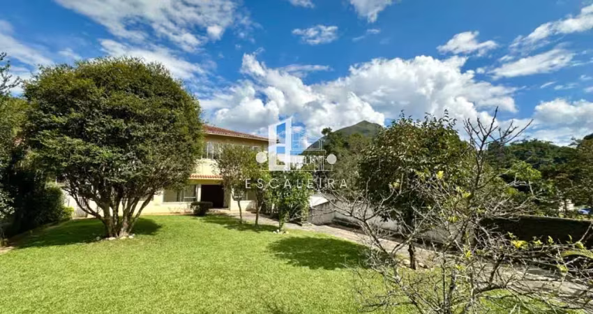 CASA À VENDA NA CIDADE DE TERESÓPOLIS RJ