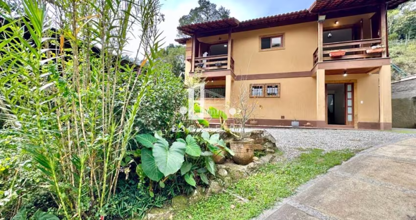 CASA À VENDA NA CIDADE DE TERESÓPOLIS RJ