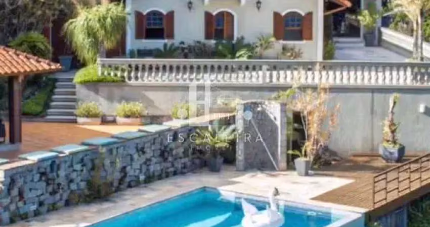 Impecável casa em condomínio à venda em teresópolis-rj, 6 quartos, 4 suítes, 5 banheiros, 7 vagas, 435,86m². venha conferir!