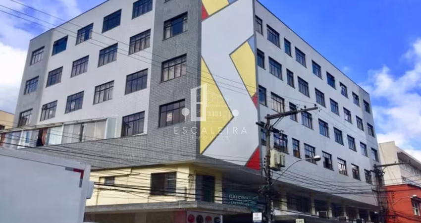 Apartamento à venda em Teresópolis-RJ, Várzea: 2 quartos, 1 sala, 1 banheiro, 60m² de área. Confira já!
