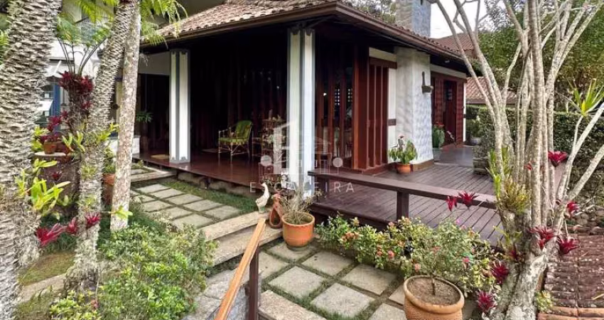 Casa com alto padrão em condomínio à venda em teresópolis-rj, parque do imbui: 4 quartos, 2 suítes, 5 banheiros, 1 vaga, 259m².
