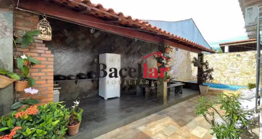 Casa em condomínio fechado com 4 quartos à venda na Rua Heriberto Paiva, Taquara, Rio de Janeiro