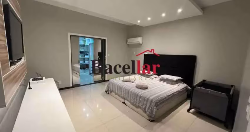 Casa com 4 quartos à venda na Rua Miguel de Frias, Jardim Vinte e Cinco de Agosto, Duque de Caxias