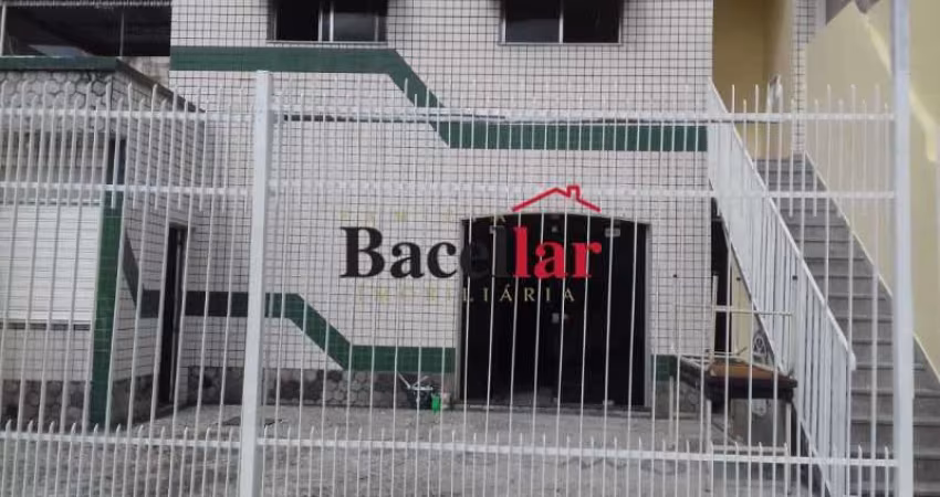 Prédio com 13 salas à venda na Rua Visconde de Ourém, Bangu, Rio de Janeiro