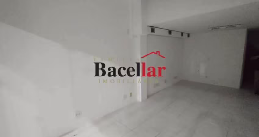 Ponto comercial com 1 sala para alugar na Rua Hermengarda, Méier, Rio de Janeiro