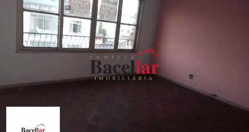 Apartamento com 2 quartos para alugar na Rua Itamarati, Cascadura, Rio de Janeiro