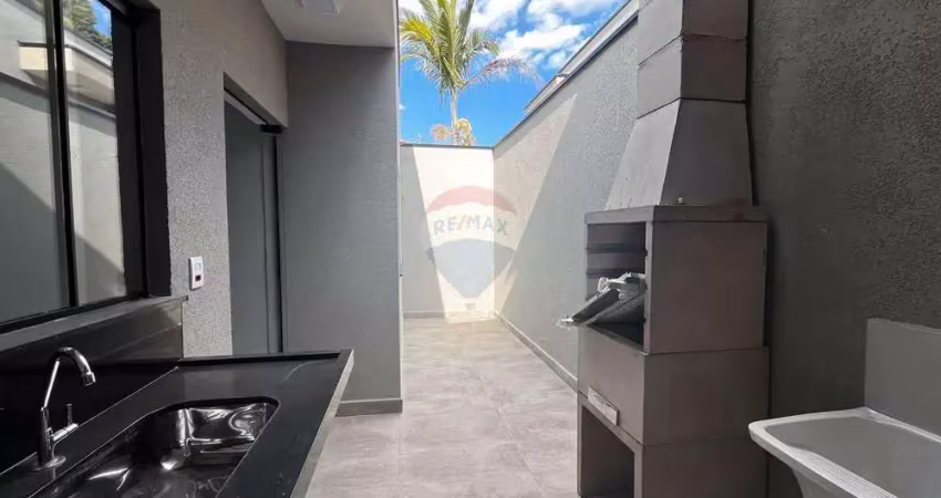 Casa nova em Condomínio no Centro de Extrema!