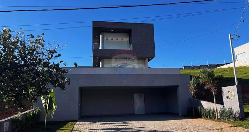 Casa Moderna à Venda no Condomínio Vale das Águas