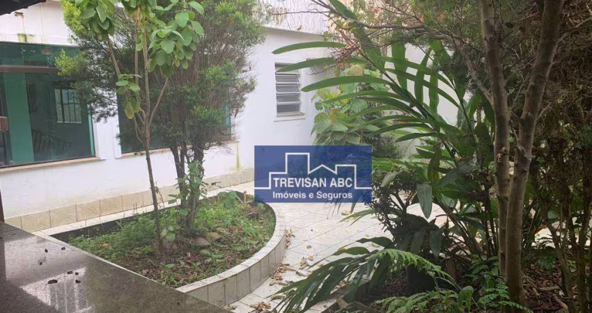 Sobrado à venda na Vila Euclides/SBC- 3 Dorms, sendo 1 suíte, cozinha planejada, quintal e 10 vagas; 235 m².