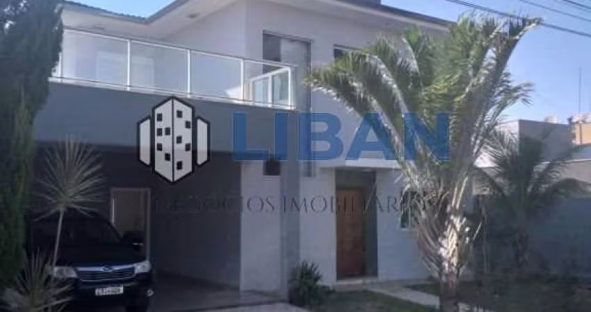 CASA À VENDA EM CONDOMÍNIO FECHADO