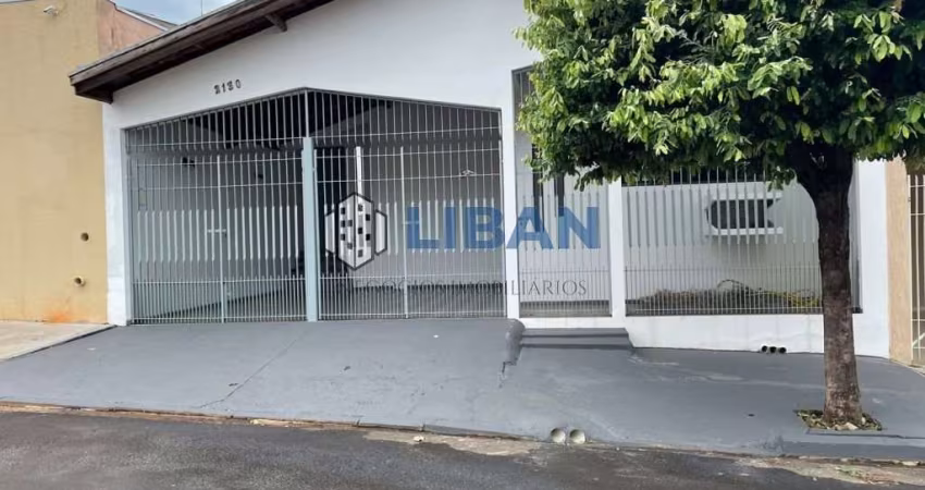 ALUGA-SE EXCELENTE RESIDÊNCIA JARDIM AMÉRICA