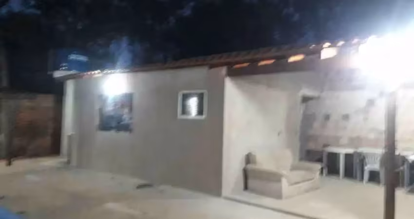 Chácara com área de lazer - piscina - 2 banheiros - salão- 300m² terreno - vale do igapó - r$ 250 mil