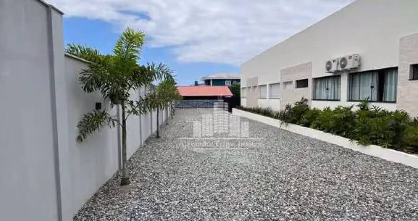 Apartamento à venda na Rua Barra Velha, Praia do Ervino, São Francisco do Sul