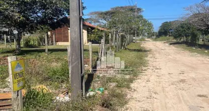 Terreno à venda na Rua Itajubá, 28, Praia do Ervino, São Francisco do Sul