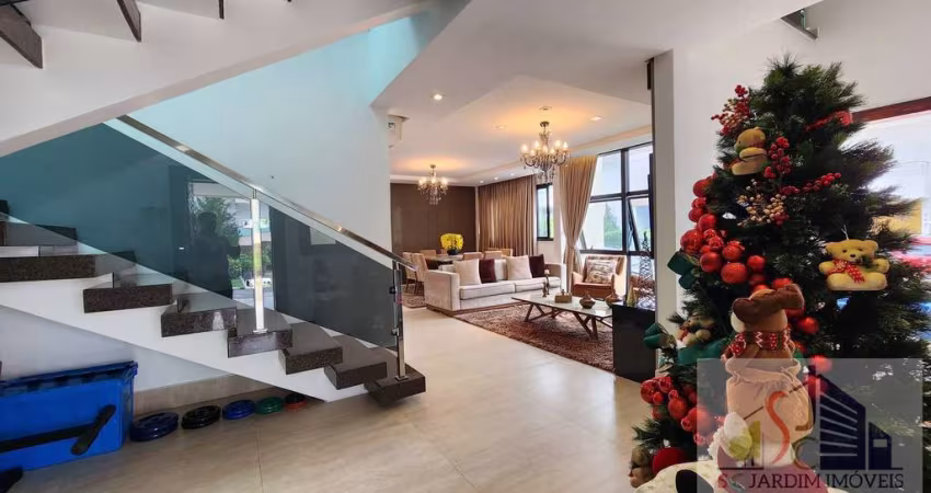 Casa em Condomínio de 05 suítes - Quinta das Laranjeiras - Bairro Flores.
