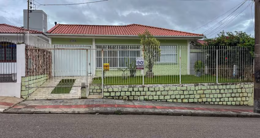 CASA A VENDA COM 4 DORMITÓRIOS, SUITE E EDICULA NO JARDIM ATLANTICO EM FLORIANÓPOLIS/SC