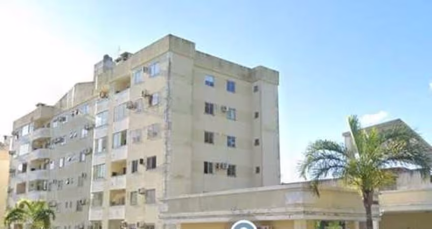 Apartamento semi- mobiliado localizado em  Ponta de Baixo