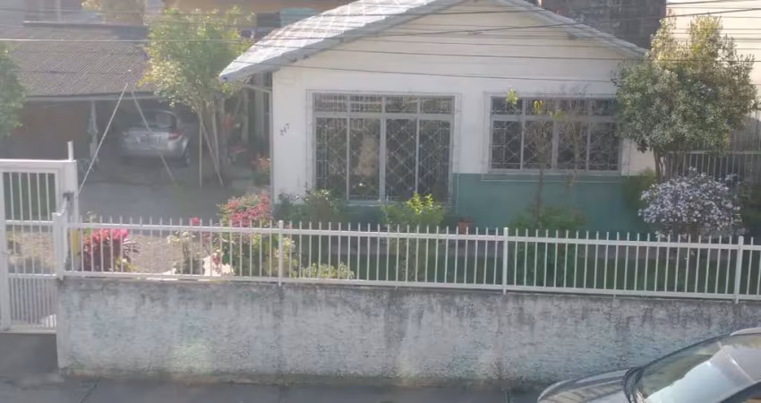 Casa  com terreno excelente na  praia comprida