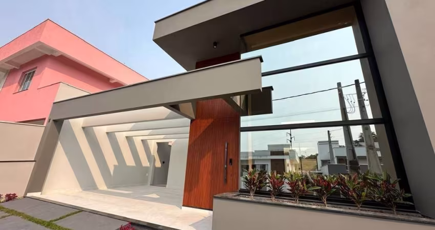 Casa dos sonhos em um loteamento seguro e tranquilo!