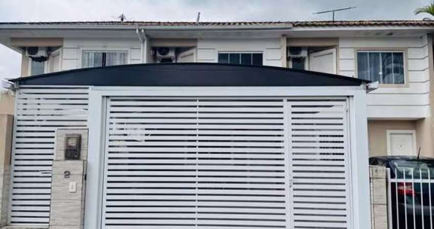 Sobrado à venda em Forquilhas, São José
