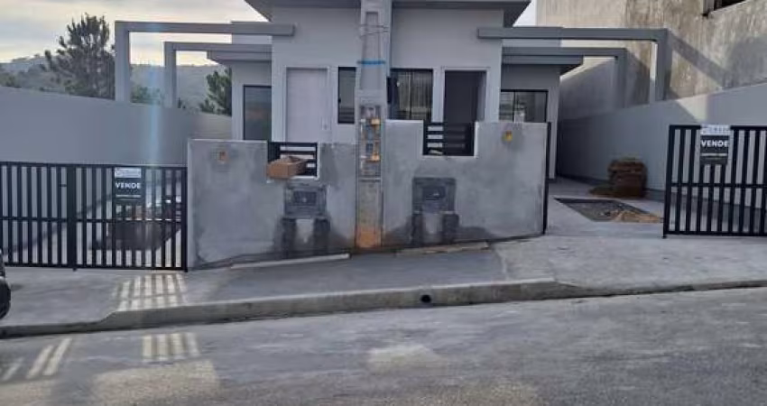 Casas Geminada 2 dormitórios com 1 suíte