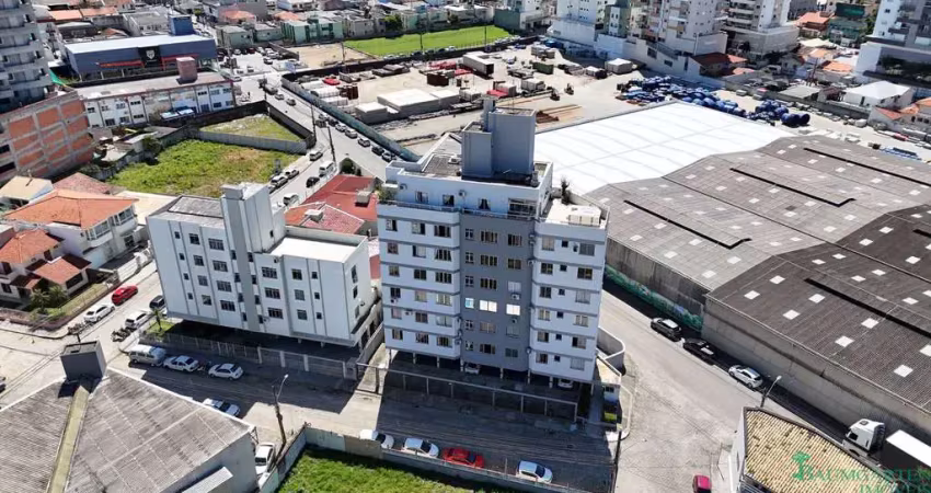 Cobertura com 3 quartos à venda na Rua das Camélias, Kobrasol, São José