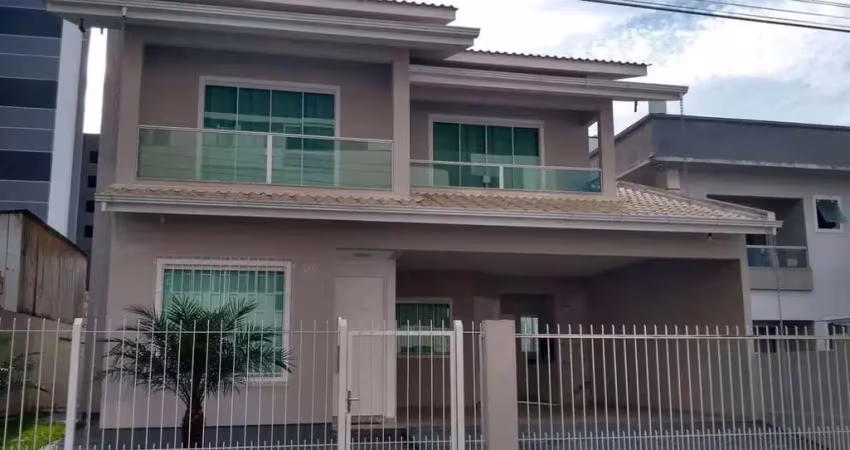 Oportunidade! casa com 3 dormitórios  com  excelente localização